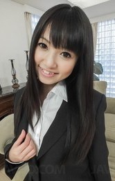 Kotomi Asakura squirts when orgasm comes from fingers and dongs